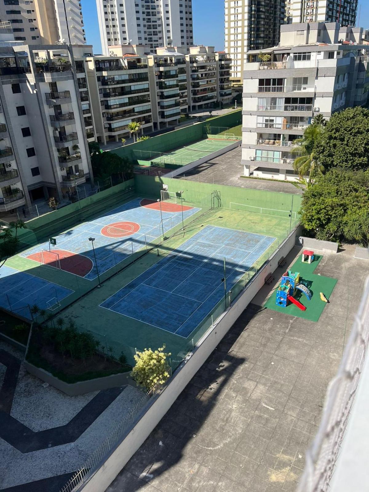 Cobertura Incrivel, Silenciosa E Familiar Com Sala Ampla, Cozinha Americana, 3 Quartos, Area Gourmet, Terraco Aberto Com Churrasqueira E Jacuzzi Na Praia Da Barra Da Tijuca - Rio De Janeiro - Apto Inteiro So Pra Voce