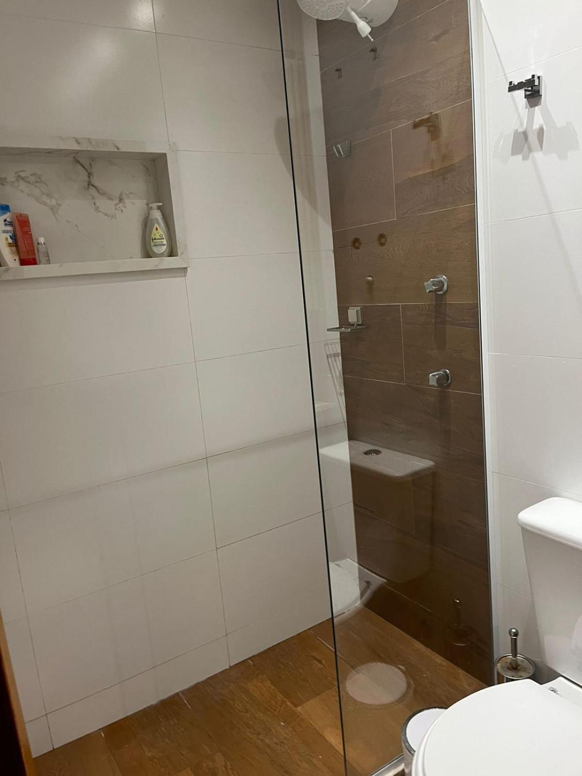 Apartamento Cobertura Incrivel, Silenciosa E Familiar Com Sala Ampla, Cozinha Americana, 3 Quartos, Area Gourmet, Terraco Aberto Com Churrasqueira E Jacuzzi Na Praia Da Barra Da Tijuca - Rio De Janeiro - Apto Inteiro So Pra Voce Rio de Janeiro