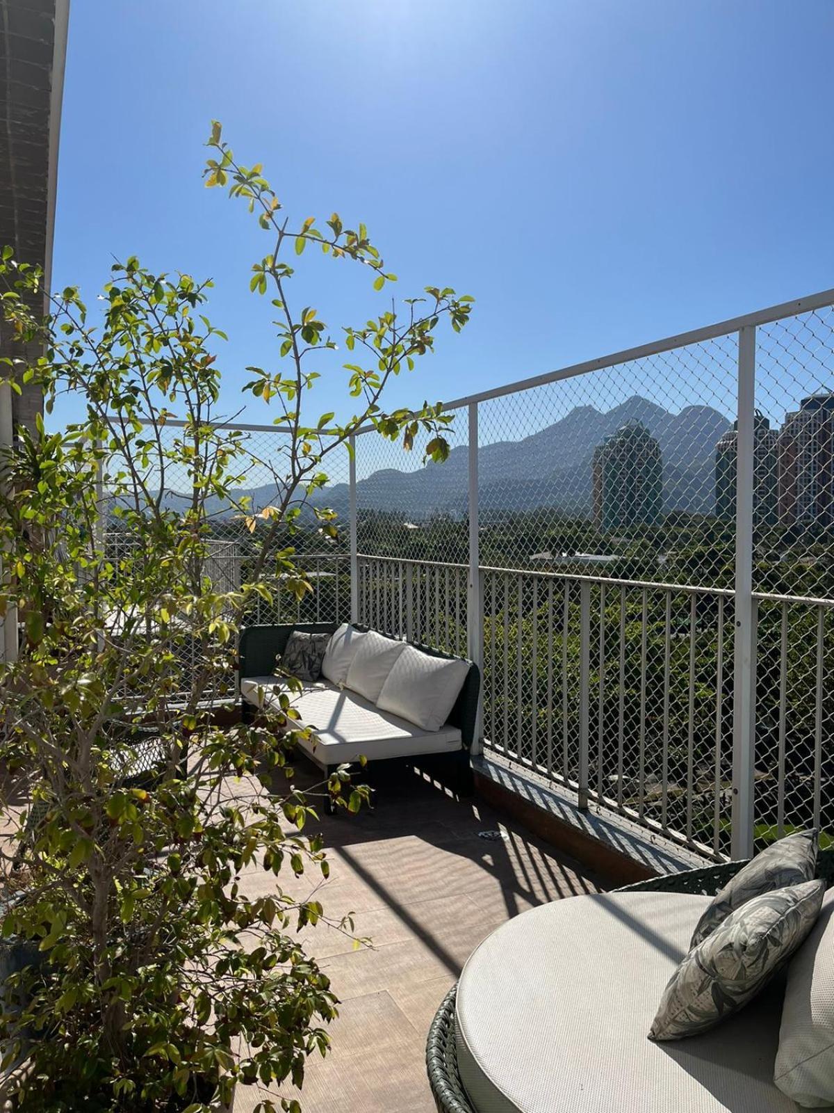 Apartamento Cobertura Incrivel, Silenciosa E Familiar Com Sala Ampla, Cozinha Americana, 3 Quartos, Area Gourmet, Terraco Aberto Com Churrasqueira E Jacuzzi Na Praia Da Barra Da Tijuca - Rio De Janeiro - Apto Inteiro So Pra Voce Rio de Janeiro