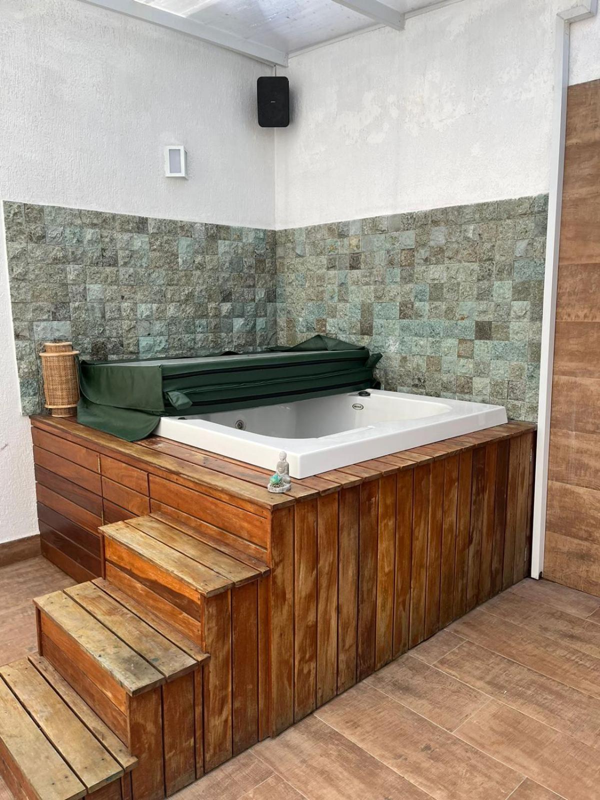 Cobertura Incrivel, Silenciosa E Familiar Com Sala Ampla, Cozinha Americana, 3 Quartos, Area Gourmet, Terraco Aberto Com Churrasqueira E Jacuzzi Na Praia Da Barra Da Tijuca - Rio De Janeiro - Apto Inteiro So Pra Voce Apartment *
