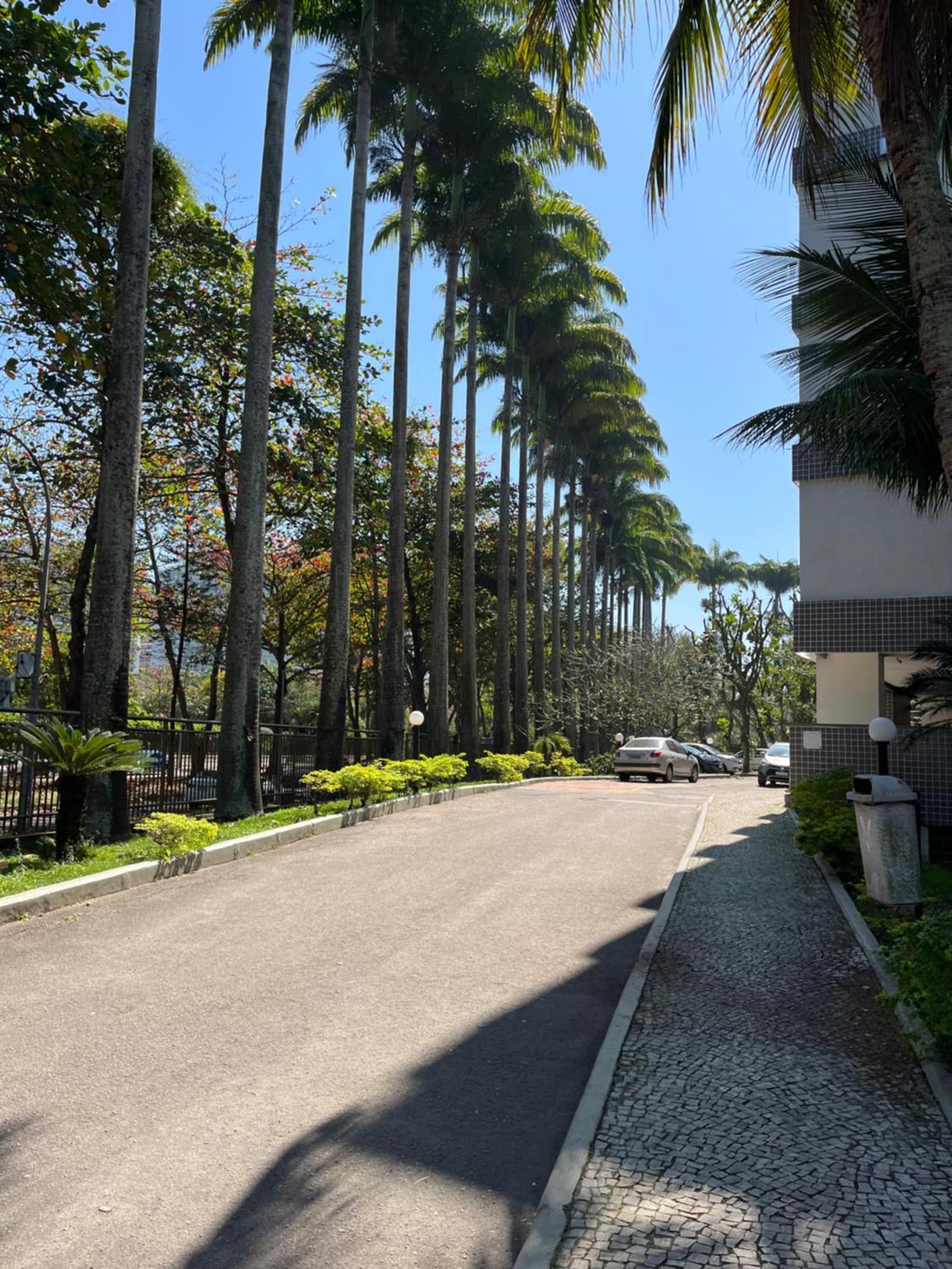 Cobertura Incrivel, Silenciosa E Familiar Com Sala Ampla, Cozinha Americana, 3 Quartos, Area Gourmet, Terraco Aberto Com Churrasqueira E Jacuzzi Na Praia Da Barra Da Tijuca - Rio De Janeiro - Apto Inteiro So Pra Voce *
